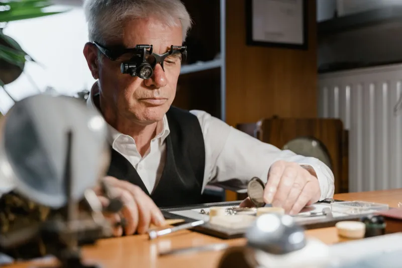 Quand l'œil du maître vacille : les limites insoupçonnées de l'expertise horlogère face aux répliques modernes